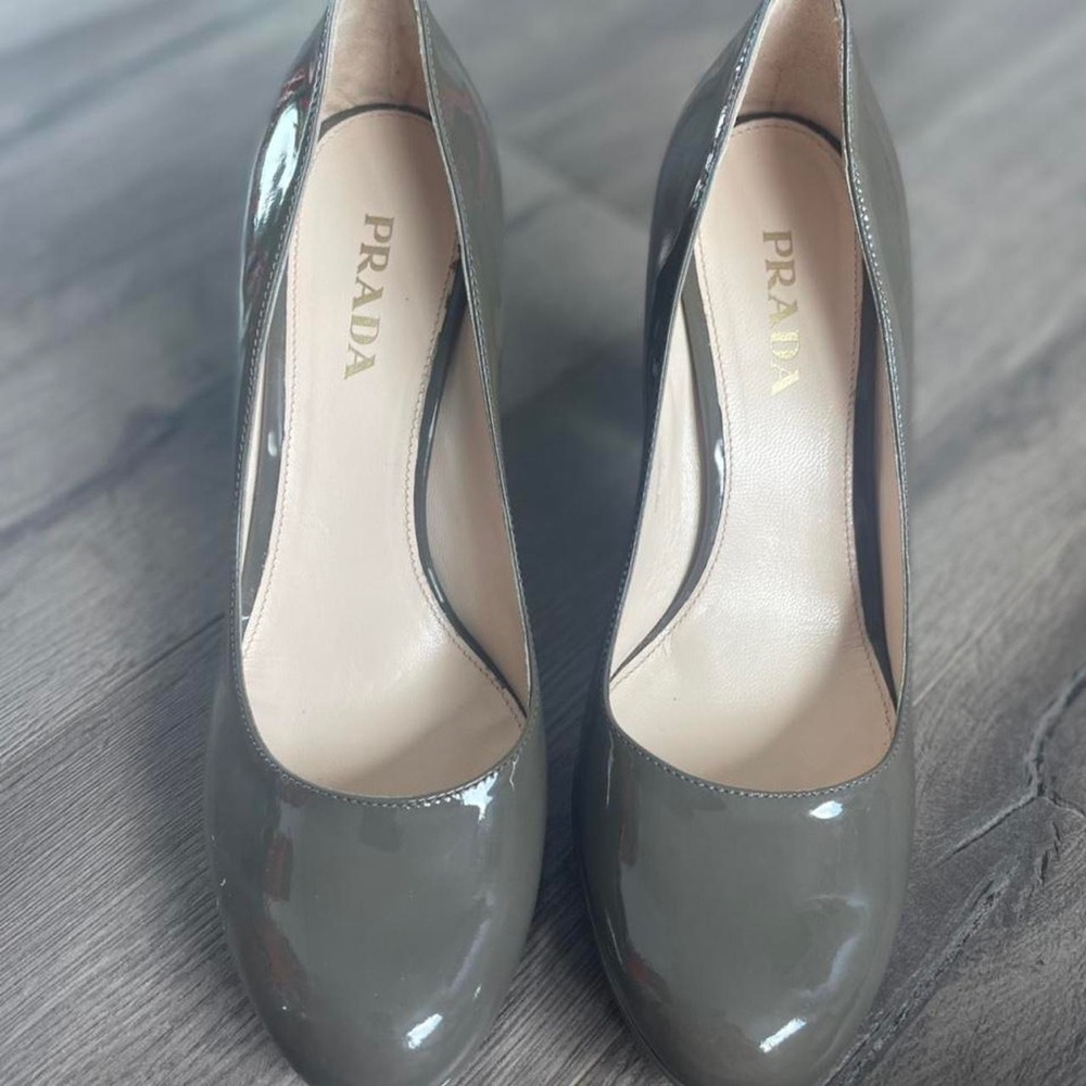 Prada Olive Green/Gray Patent Leather
Heels. Womens size 7.5. Skiffs pictured